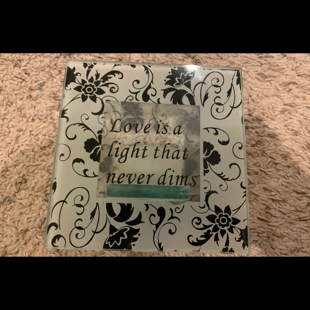 Love is the light that never dims Candle Holder